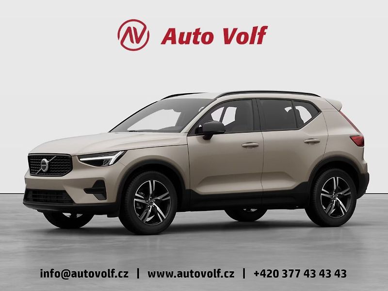 Volvo XC40 PLUS DARK B3 FWD 120kW - fotografie inzerátu