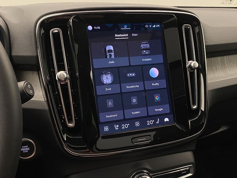 Volvo XC40 B4 DARK ULTIMATE AUT CZ - fotka 43 z 56