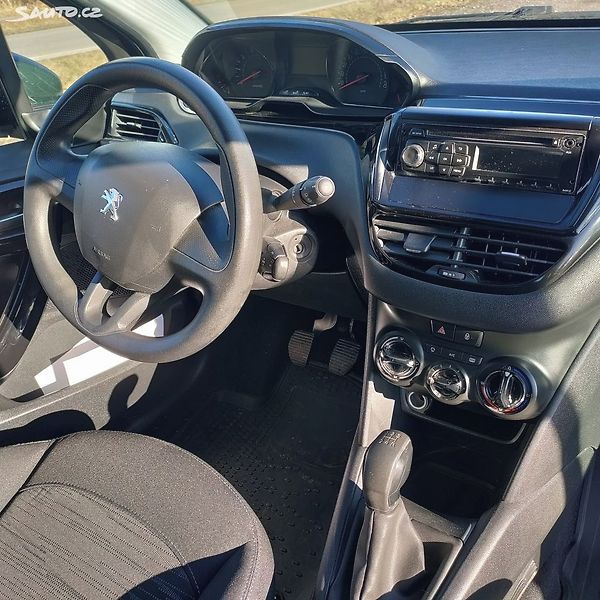 Peugeot 208 KRÁSNÝ,60TKM,1MAJ54L,SERVISKA - fotka 8 z 22