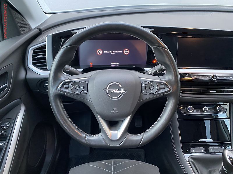 Opel Grandland (2023) 1.2 T, ČR, GS Line, LED - fotka 11 z 16