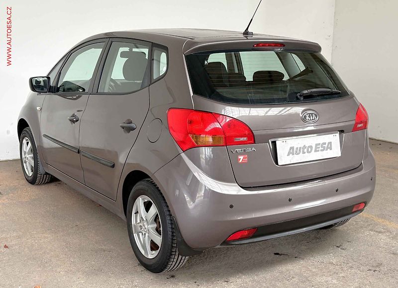 Kia Venga (2011) 1.4i, ČR, AC, park.asist - fotka 6 z 13