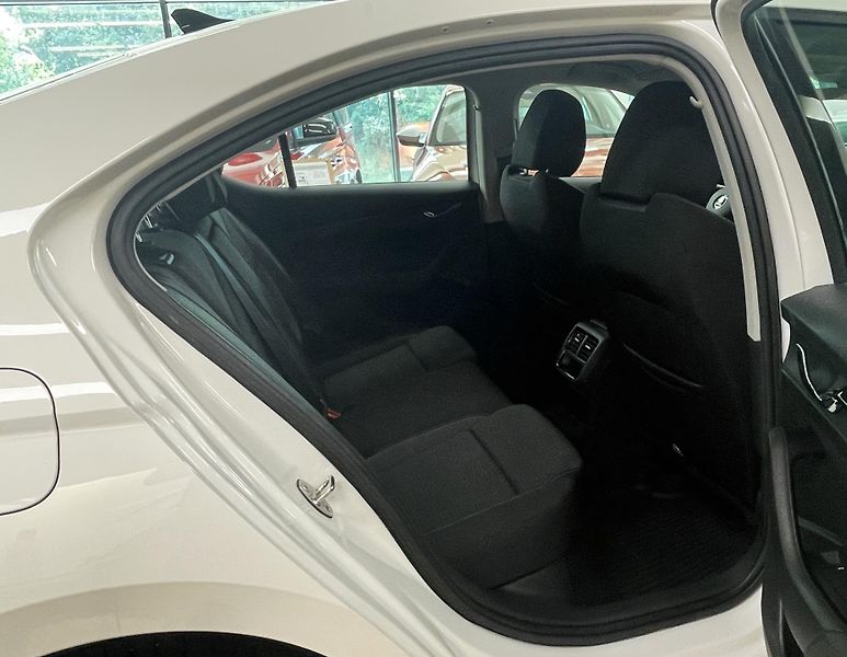 Škoda Octavia 1.0 TSI, AMBITION, ČR - fotka 12 z 26