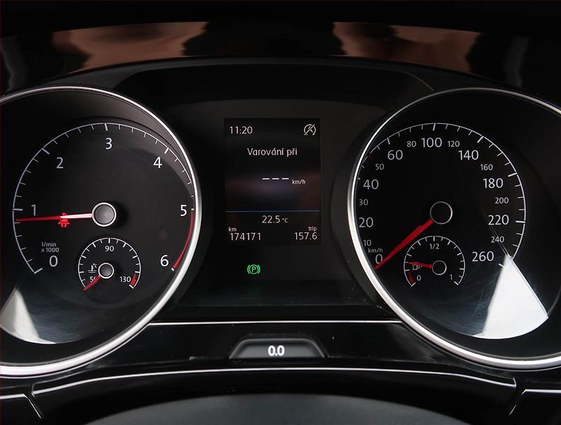 Volkswagen Touran (2018) Highline 2.0 TDI, Serv.kniha - fotka 11 z 19