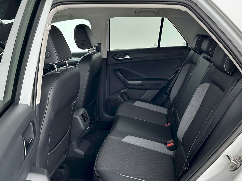Volkswagen T-Roc (2025) Life GOAL 1.0 TSI 85kW - fotka 8 z 27