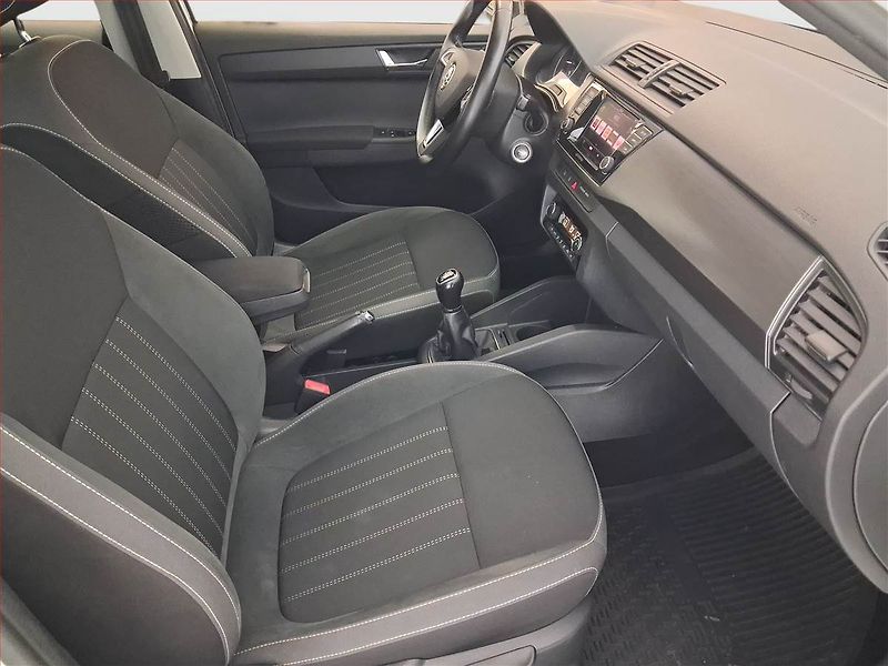 Škoda Fabia (2019) Ambition 1.0 TSI, Tempomat - fotka 9 z 30