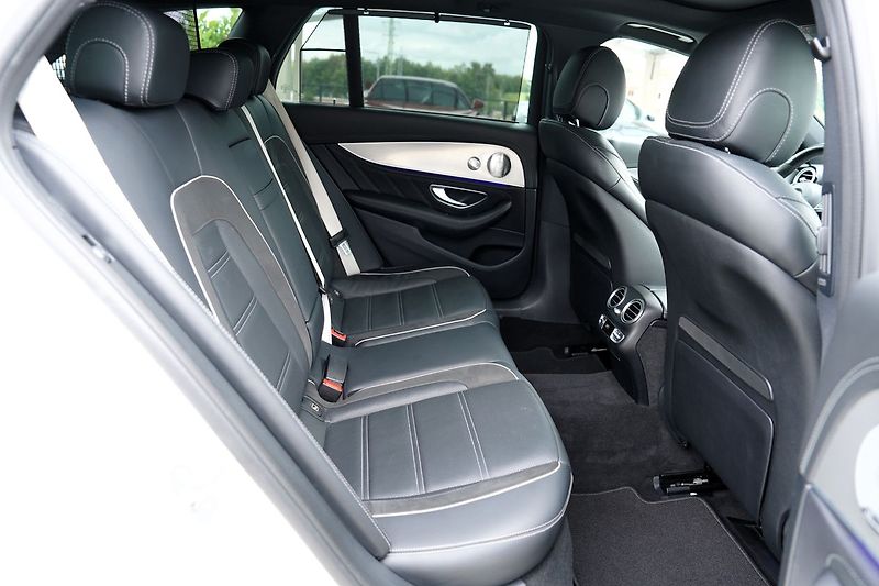 Mercedes-Benz Třídy E E63 S AMG 4Matic+// 615 PS - fotka 29 z 48