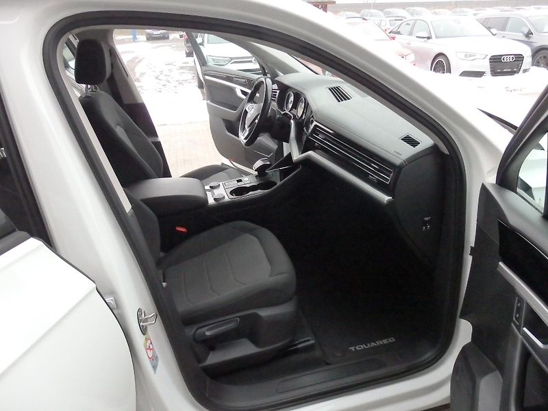 Volkswagen Touareg 3.0 TDI 170 kW ZÁVĚS, ODPOČET - fotka 13 z 23