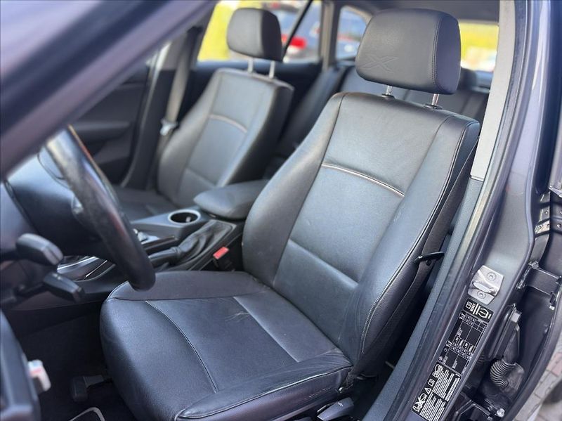 BMW X1 2,0 20d xDrive NAVI XENON - fotka 16 z 37