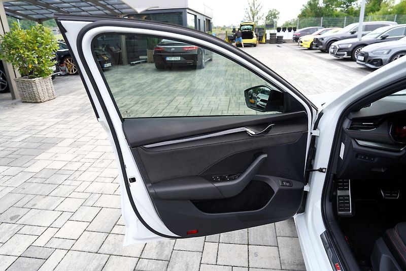 Škoda Octavia RS 2.0 TDI 4x4/147kW/DSG/ČR - fotka 18 z 45