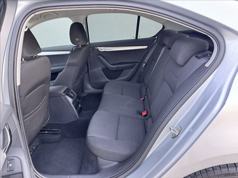 Škoda Octavia 2,0 TDI STYLE 2.maj. původ ČR - fotka 19 z 50