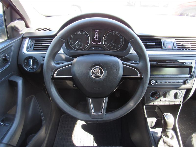 Škoda Rapid 1,2 TSI 77kW - fotka 12 z 29