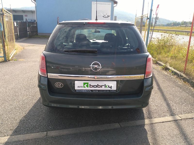 Opel Astra 1,6i /85 kW/ - fotka 28 z 28