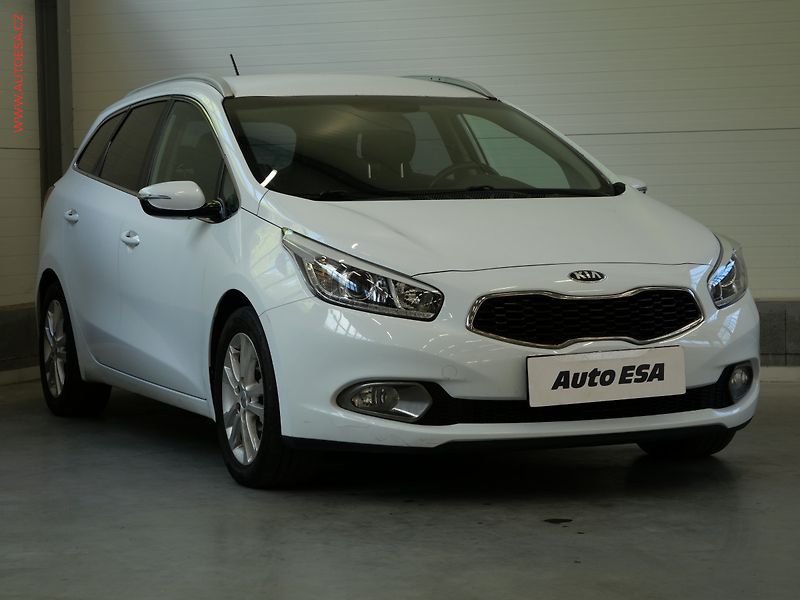 Kia Ceed (2013) 1.6GDi, ČR, AC, park.čidla - fotografie inzerátu