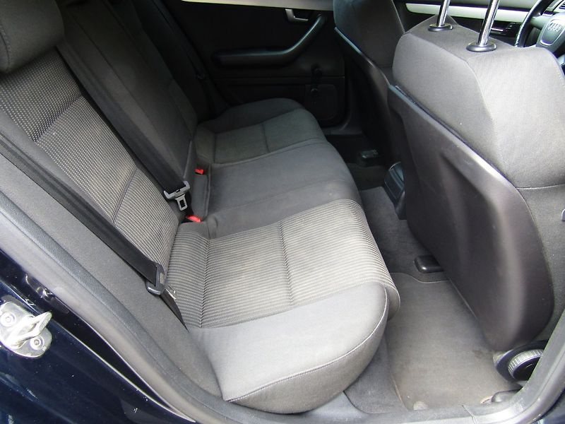 Audi A4 (2006) Avant 2.0 TDI 103kW AUTOMAT - fotka 23 z 33
