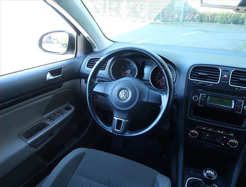 Volkswagen Golf (2010) 1.4 TSI, Tempomat - fotka 7 z 16