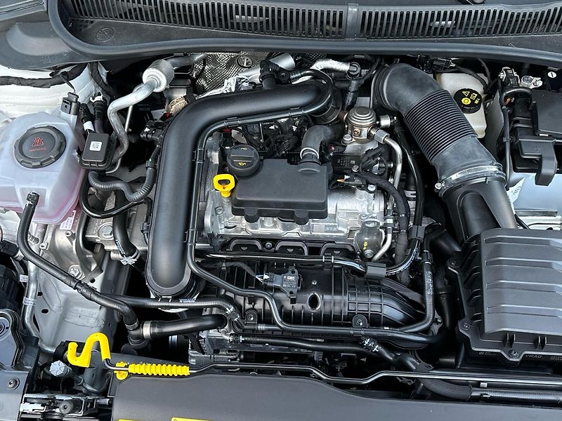 Volkswagen Polo Life 1,0 TSI  70Kw - fotka 17 z 25