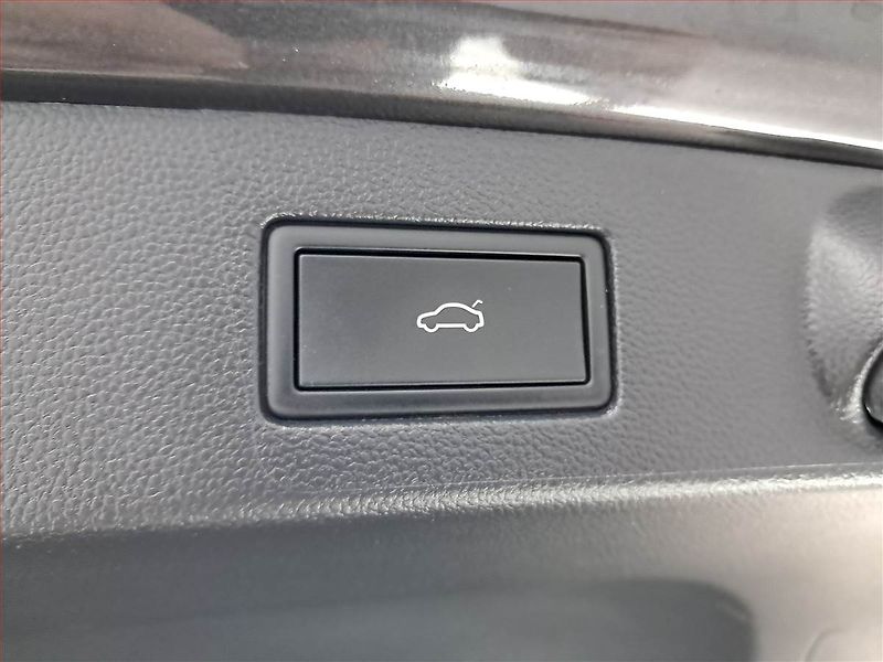 Volkswagen Arteon (2023) Elegance 2.0 TSI 4Motion - fotka 20 z 21