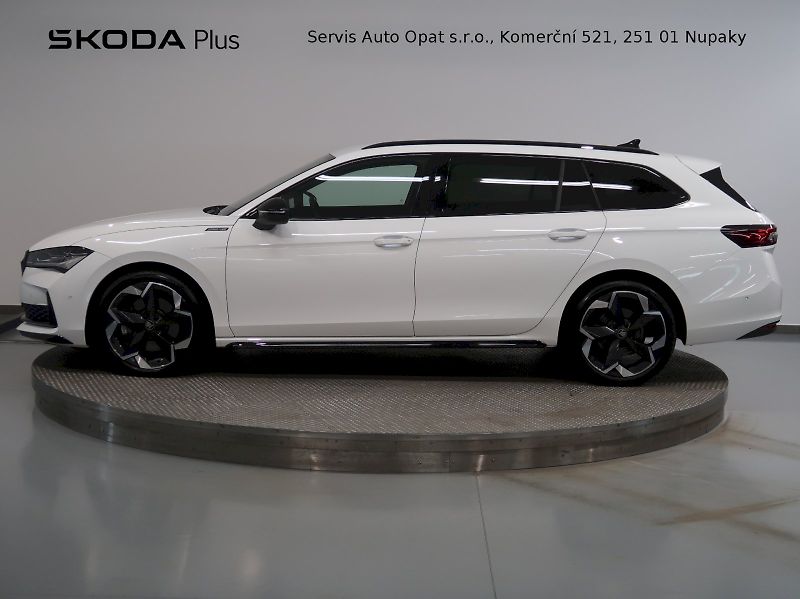 Škoda Superb (2025) SPORTLINE 2.0TDI 142KW 4x4 DSG - fotka 3 z 48