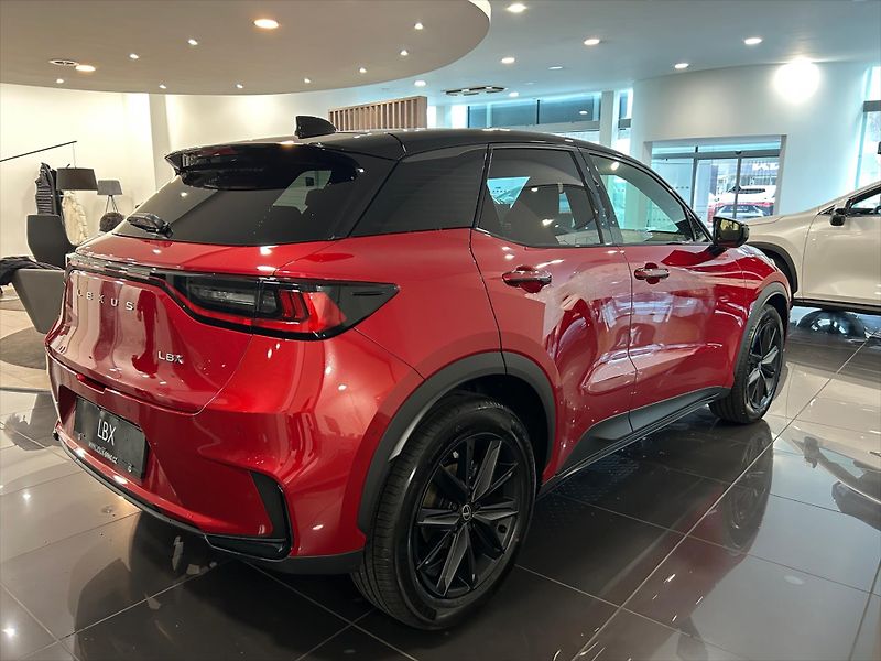 Lexus LBX 1,5   Vibrant Edition Luxury B - fotka 5 z 9