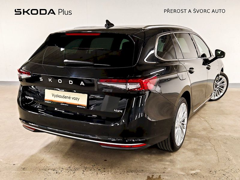 Škoda Superb (2024) Combi 2.0 TDI 142 kW DSG 4x4 L - fotka 2 z 35