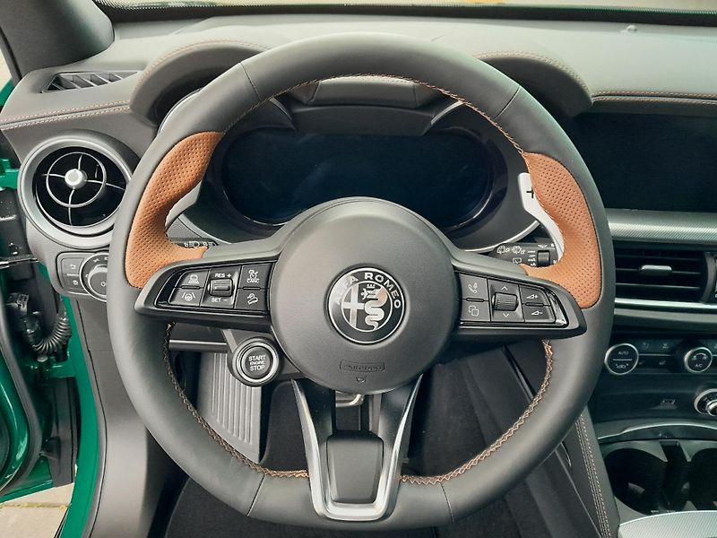 Alfa Romeo Stelvio (2026) Intensa  4x4 2,0 280PS - fotka 27 z 37