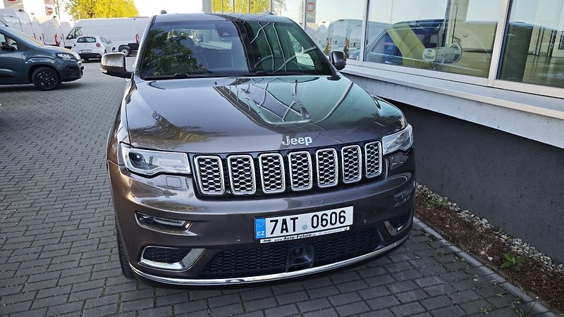 Jeep Grand Cherokee (2019) 3,0 CRD Summit ČR, 1.maj.  - fotka 7 z 49