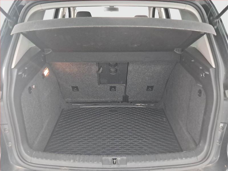 Volkswagen Tiguan (2012) R-Line 2.0 TDI, Xenony - fotka 13 z 14