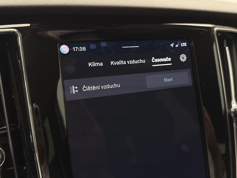 Volvo V60 B4 DARK PLUS AUT CZ 1.maj - fotka 40 z 44