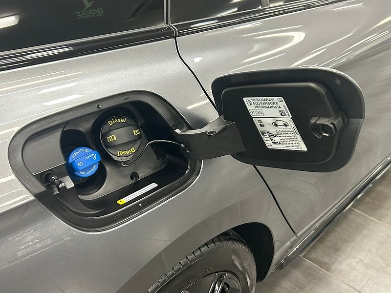 Volkswagen Passat (2025) R-Line Black 142kW DSG 4WD | Z - fotka 20 z 65