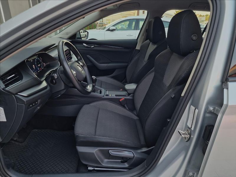Škoda Octavia 2.0TDI Combi, původ ČR,1.Maj. - fotka 19 z 50