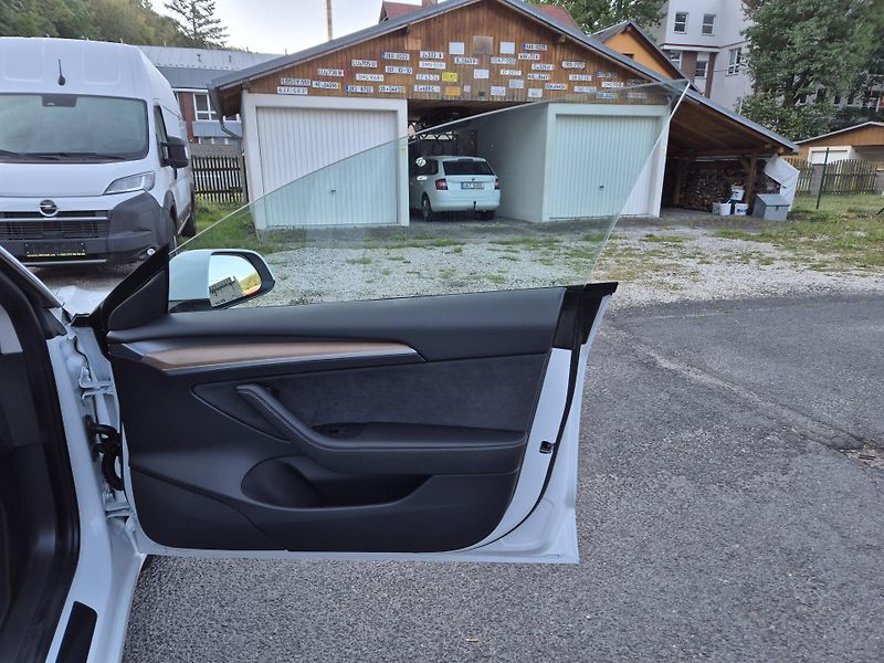 Tesla Model 3 LONG RANGE DUAL MOTOR TZ 94,2% - fotka 40 z 49