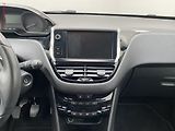 Peugeot 2008 (2017) 1.2 PT, ČR, GT Line - náhled 12