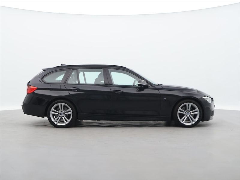 BMW Řada 3 3,0 330d xDrive 190kW M-paket - fotka 8 z 35