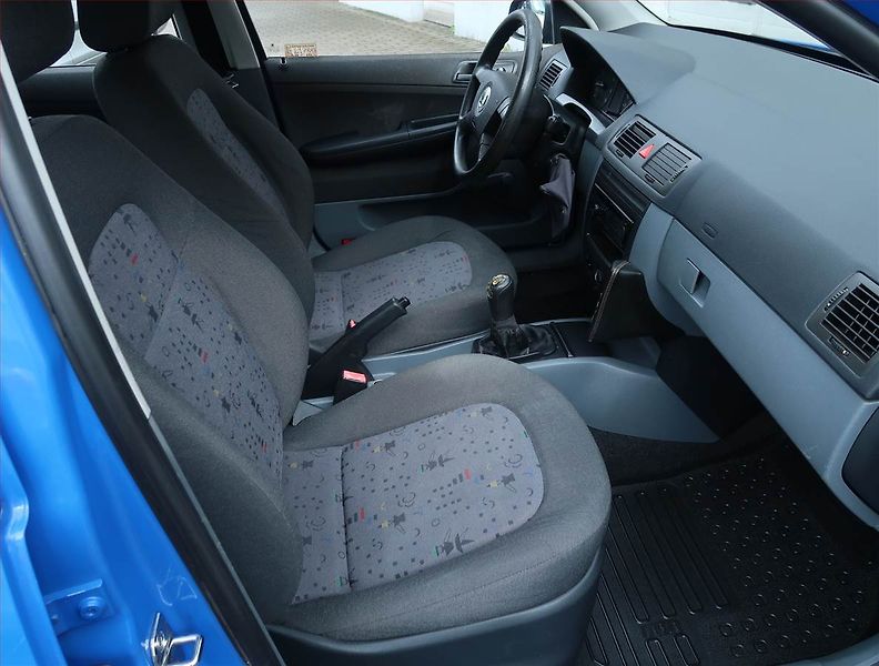 Škoda Fabia (2003) 1.2, nová STK, levný provoz - fotka 9 z 13