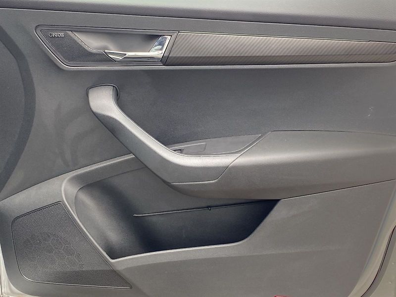 Škoda Karoq (2025) 1.5 TSI DSG Sportline - fotka 34 z 45