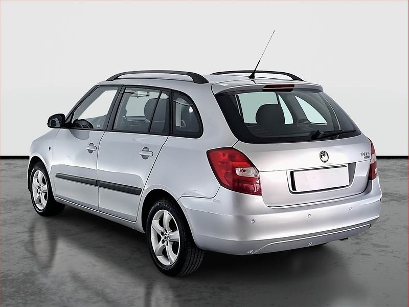 Škoda Fabia (2008) 1.4 16V, po STK, jezdí výborně - fotka 4 z 17