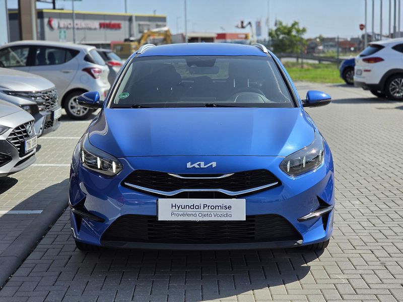 Kia Ceed (2022) 1,5 T-GDI 118kW DCT TOP - fotka 7 z 15