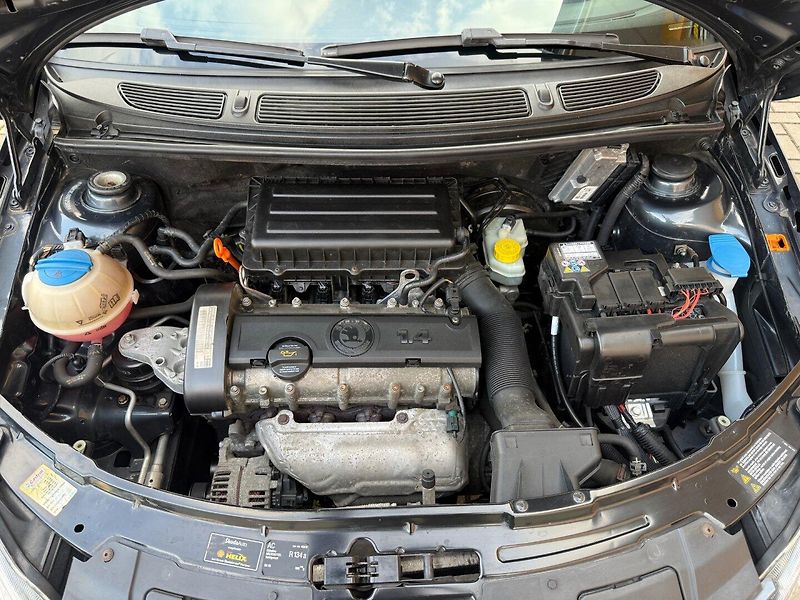 Škoda Fabia (2009) II 1.4 16V - Top stav ! - fotka 20 z 21