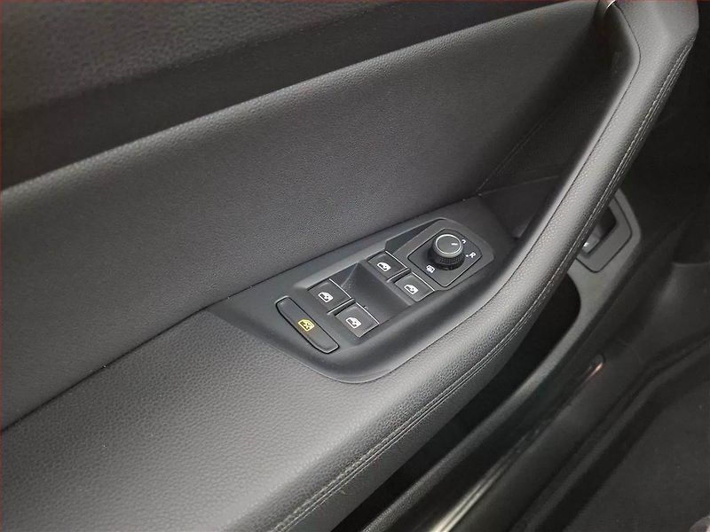 Volkswagen Passat (2016) 2.0 TDI, Automat, Kůže - fotka 19 z 19