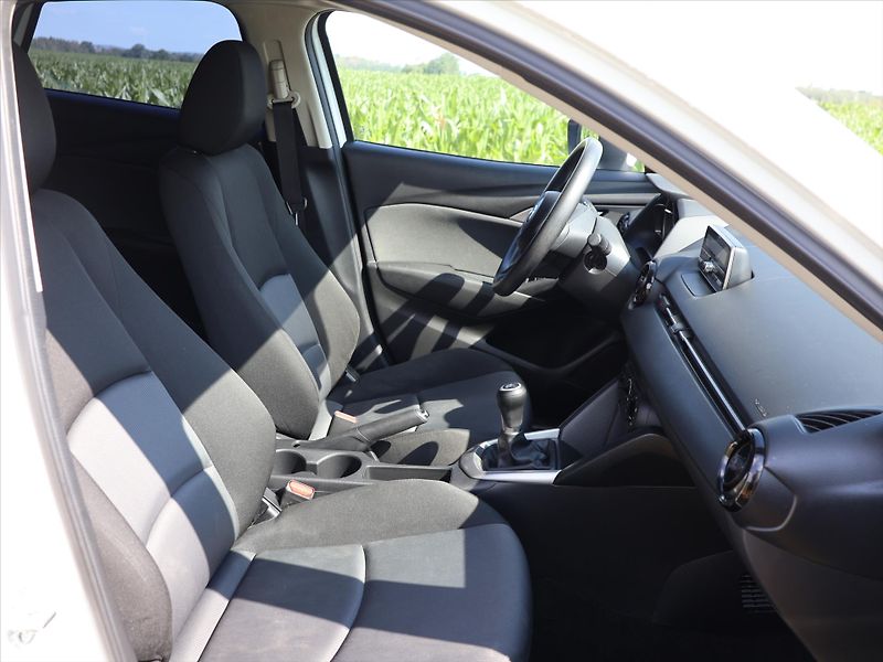 Mazda CX-3 2,0 Skyactiv-G120 Emotion CZ - fotka 12 z 33