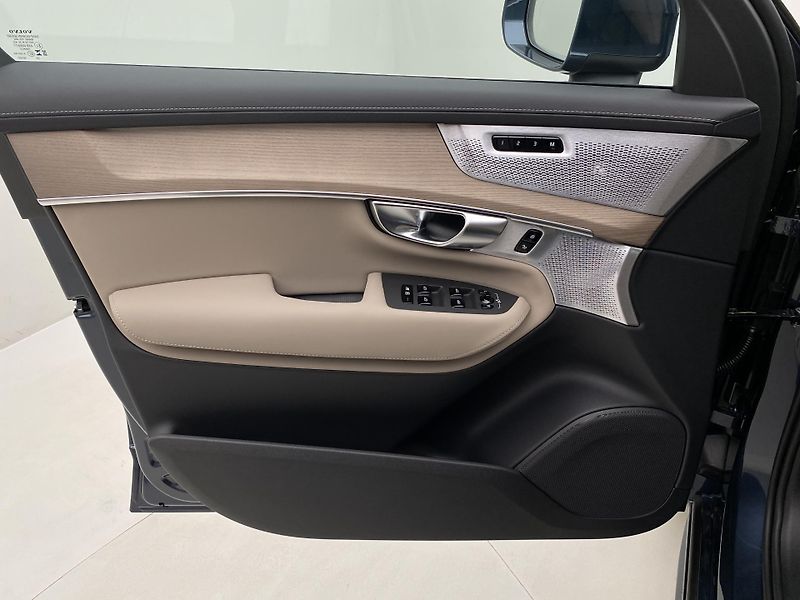 Volvo XC90 (2026) B5 AWD AUT BRIGHT PLUS 7míst - fotka 7 z 71