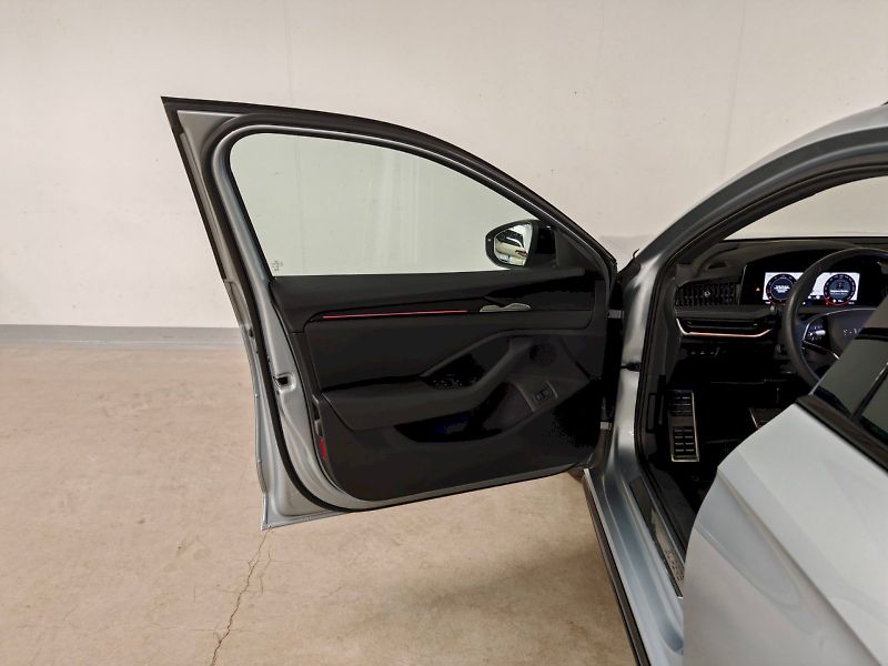 Škoda Superb (2025) Combi 2.0 TSI 195 kW DSG 4x4 S - fotka 24 z 36