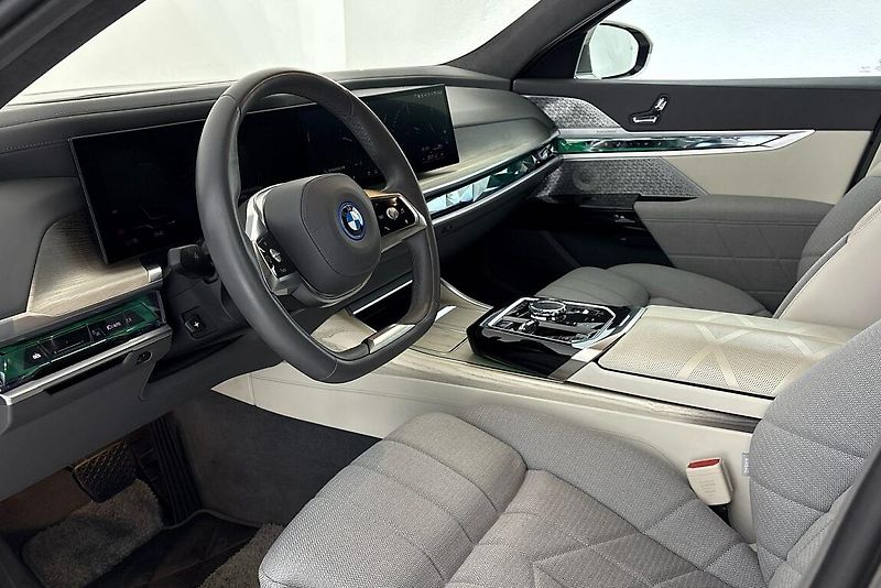 BMW i7 xDrive60 - fotka 7 z 27