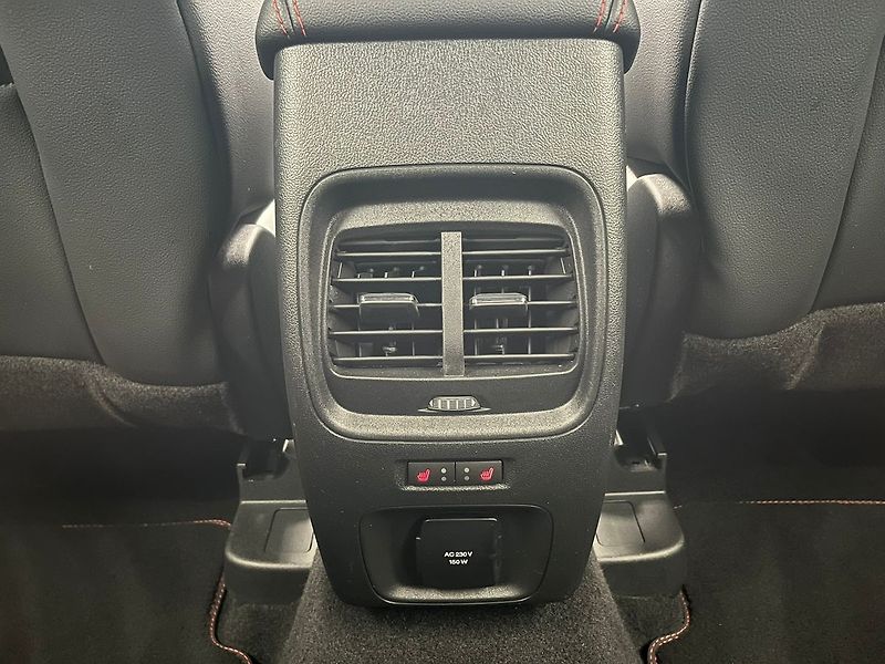 Ford Kuga 2,0 EB 140 kW AWD ST-Line - fotka 36 z 72