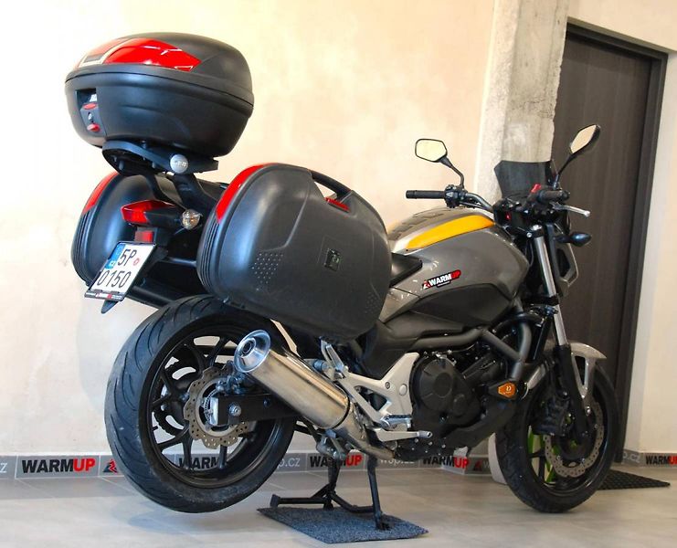 Honda NC 700 S (2014) původ ČR, 35 kW - od 18ti let - fotka 3 z 20