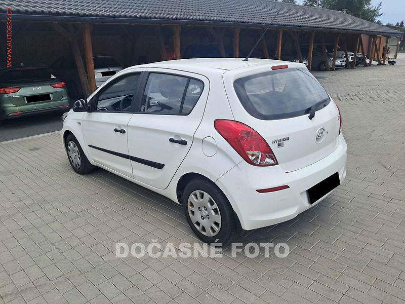 Hyundai i20 (2014) 1.2, ČR, servis.kniha, AC - fotka 2 z 3