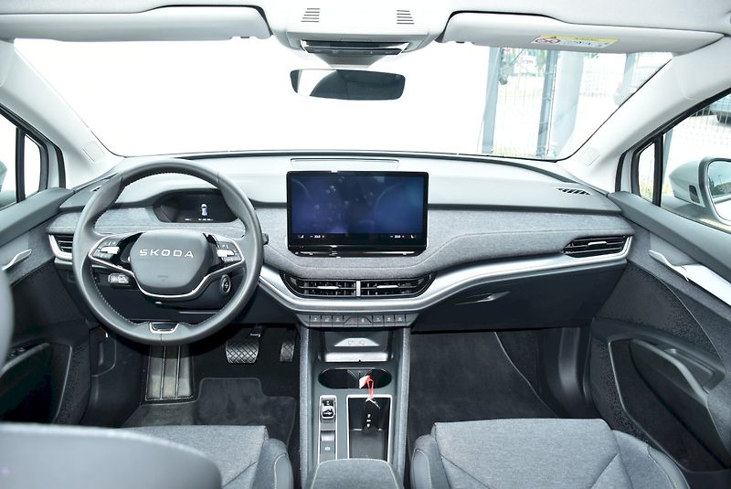 Škoda Elroq (2025) 60 Design paket LOFT 150kW - fotka 14 z 35