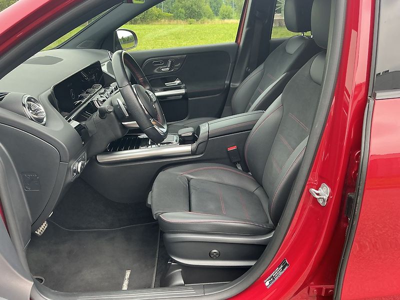 Mercedes-Benz GLA 250 e AMG s PLUG-IN HYBRIDNÍ T - fotka 11 z 25