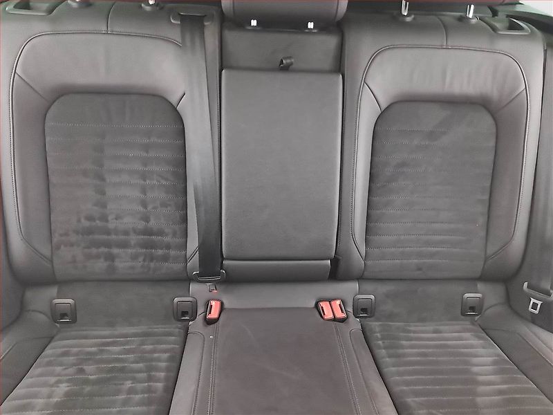Volkswagen Passat (2019) R-Line 2.0 TDI, Automat, Kůže - fotka 10 z 24