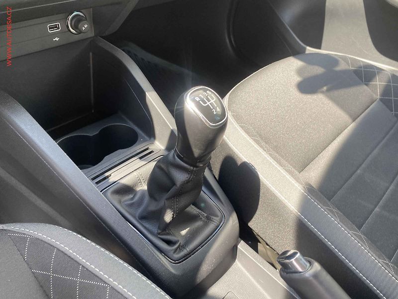 Škoda Fabia (2022) 1.0 TSi, 1.maj,ČR, Ambition - fotka 16 z 17